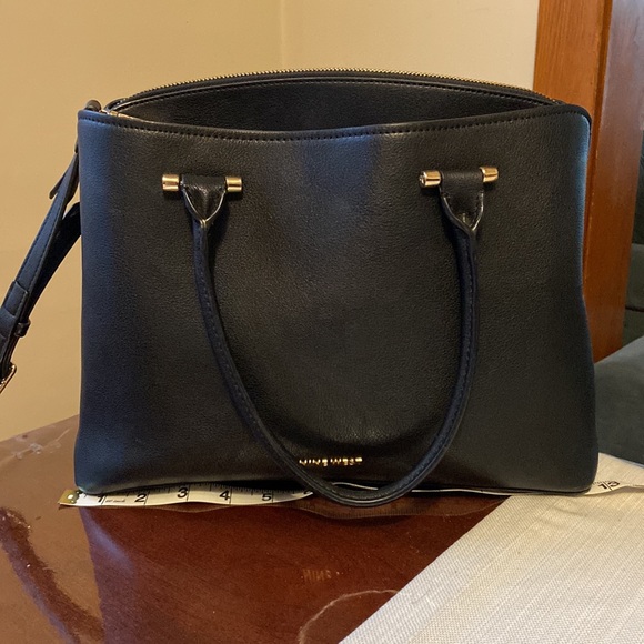 Nine West médium satchel ❤️ - Picture 7 of 8